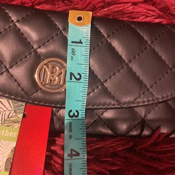 BADGLEY Mischka Studio Quilted Black Vegan Leather wallet - Picture 7 of 9